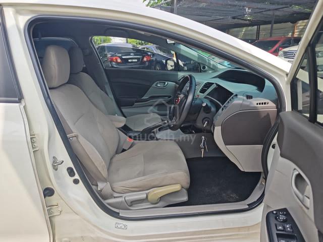 2013 Honda CIVIC FB 1.8 (AUTO) - 4