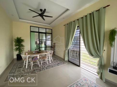 Full LOan Mahkota Banting single storey endlot renovated 1