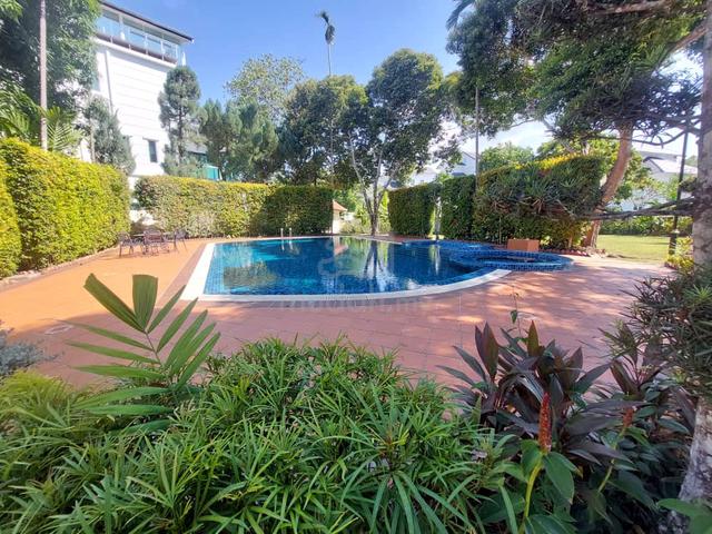 [SALE]Georgetown Penang, Cozy Big Glassland Bungalow For SALE 1