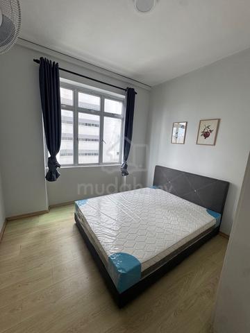 larkin height apartment / larkin area / walking to bus Terminal to sg 1
