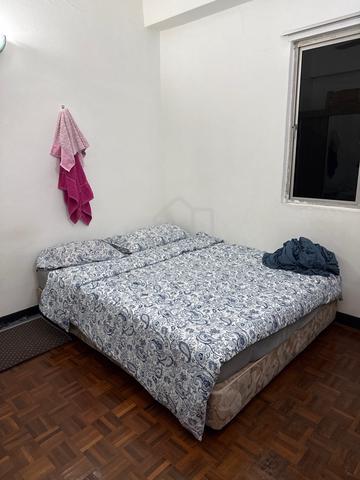 Tiara Kelana 1