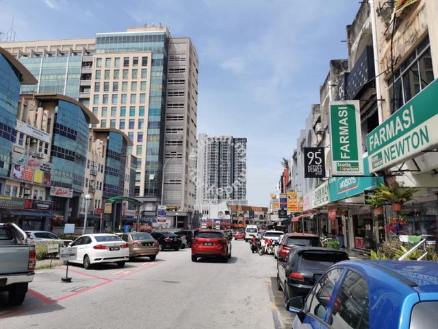 SS15 corner shop for Sale facing main road, Subang Jaya 2