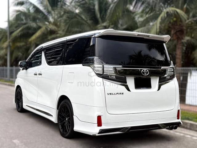 Toyota Vellfire 2.5 SUNROOF | 360 CAM | POWER BOOT - 2