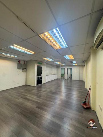 Tmn Chi Liung 1st Floor Shop 20x70 Face Maidroadd With A/C Partition 1