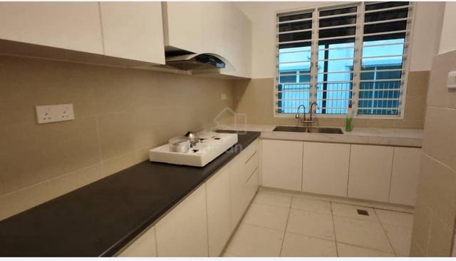 Partially furnished Villa Avenue Semi D @ Taman Equine near Aeon Mall 1
