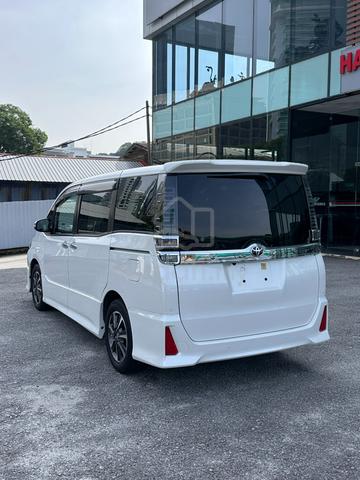 2021 Toyota VOXY 2.0 ZS KIRAMEKI III (A) - 4