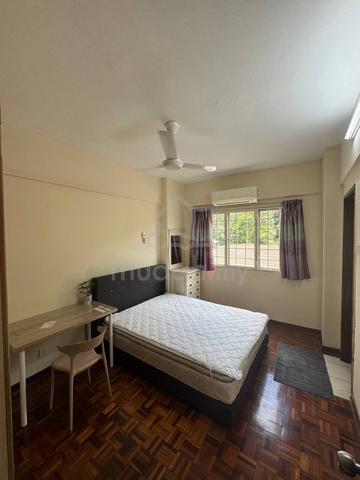 Master-Bedroom, Menara D'sara ,Bandar Sri Damansara [Near MRT, Ativo] 1