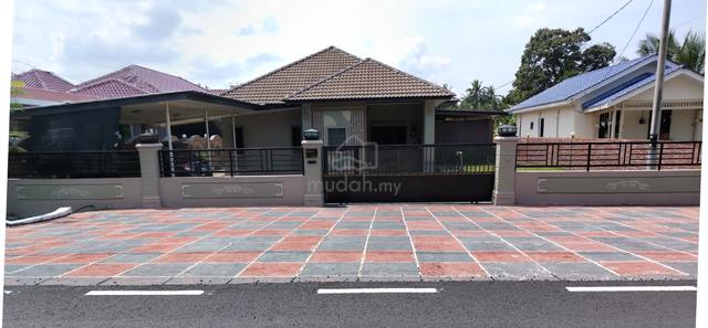 Rumah sebuah beserta 2 lot tanah untuk di jual.(PEMBELI TUNAI SAHAJA) 1
