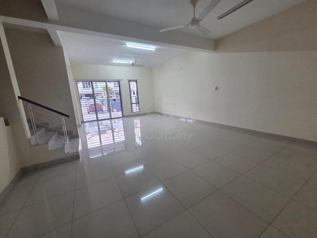 Bandar parklands Klang 2 Storey 24x75 kitchen table top Newly Refurbis 1