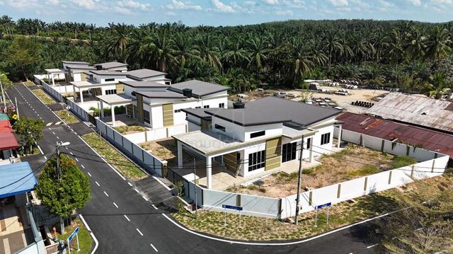 Last 2 7000Sqft Banglo Setingkat Kerdau Temerloh Pahang 50k cash back 1