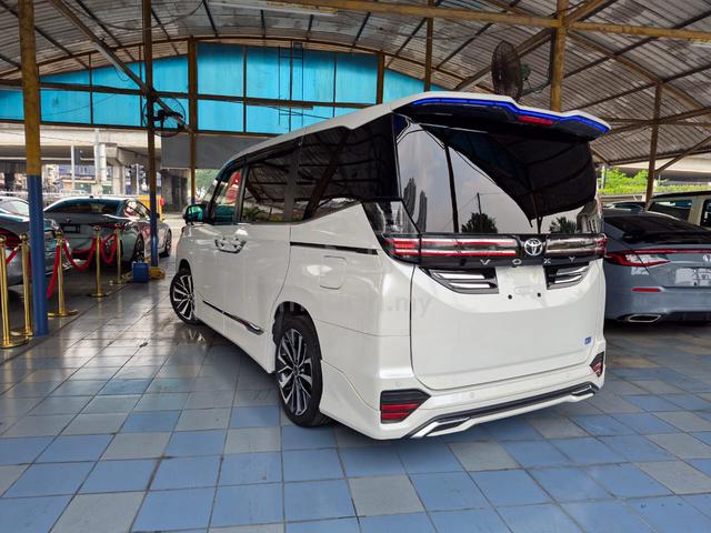 2022 Toyota VOXY 2.0 S-Z , MODELLISTA BODYKITS - 5