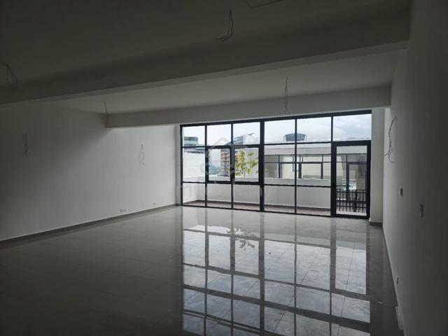Empire Residence / Brand New Unit / 4 Storey / Damansara Perdana 1