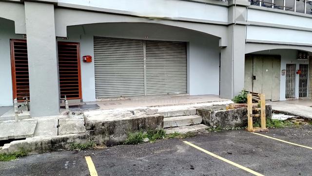 Ground Floor Pusat Perdagangan Seri Kembangan PSK for rent 1