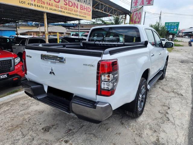 Mitsubishi TRITON 2.4L(A)PREMIUM MIVEC 4X4 pickups - 4