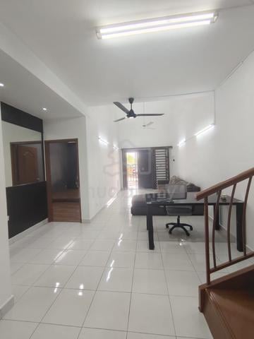 1.5 Storey For Sale @ Tmn Seri Austin/ Jln Seri Austin/ Setia Indah 1