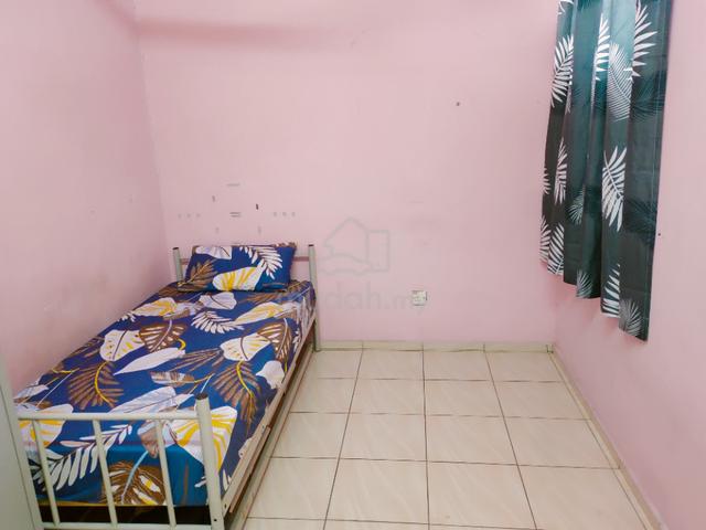 Mentari Court ✓ Room Single Muslimah| Free Wifi 1
