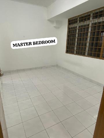 House For Rent at Taman Pusat Kepong 5