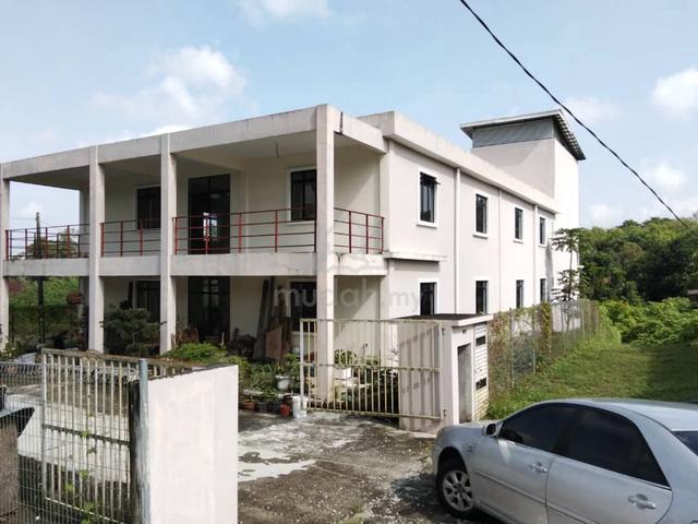 Kempas Bungalow 1