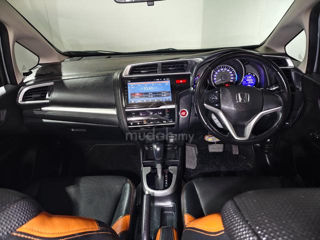 2015 Honda Jazz 1.5 V Full Spec 5-Years Warranty - 3
