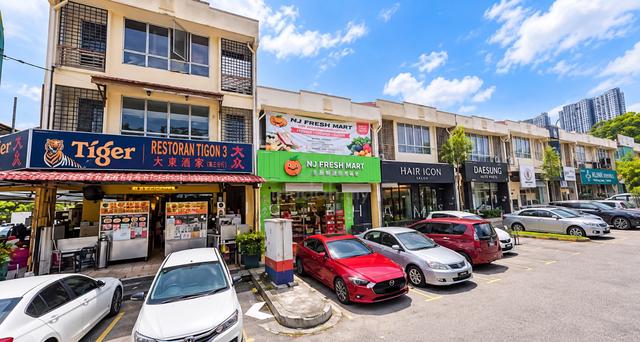 Seri Kembangan Equine park 1st floor shop and office for rent@Aeon 1