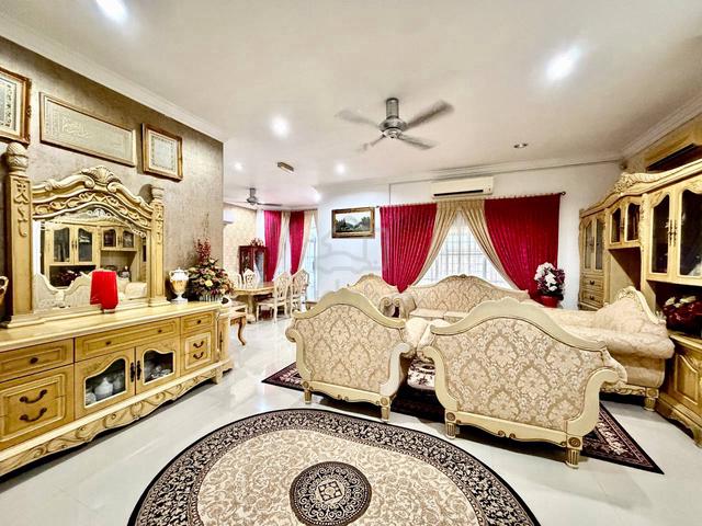 Renovated Setingkat setengah Bungalow Jalan Tasik Biru Sungai Buloh 1