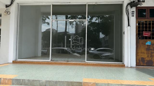 Taman Molek Groud Floor Facing Main Road 1