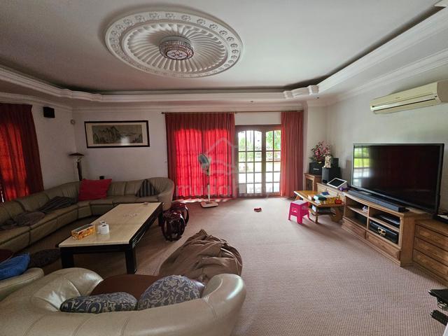 Bungalow House For Sale (Nearby Aeon Mall Kuching) 1