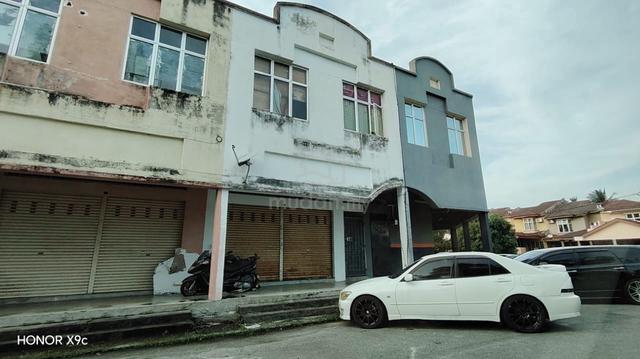 2 Storey Shop Lot Taman Dahlia Bandar Baru Salak Tinggi | FREEHOLD 1
