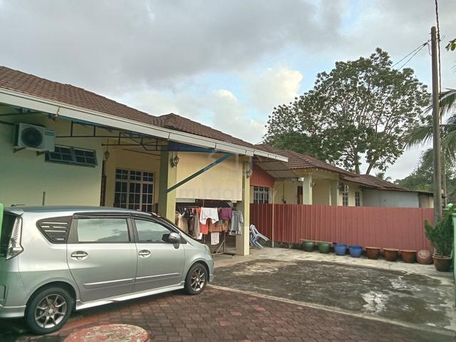 Semi D tepi Jalan Utama Wakaf Stan 1
