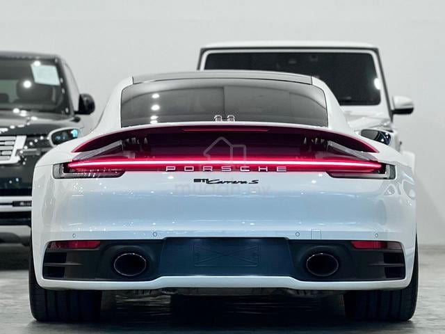 2020 Porsche 911 3.0 CARRERA S Maroon Interior - 3