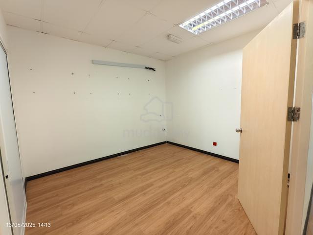 3 Storey Shoplot | Renovated| Internal Lift | Kepayan | Penampang 4