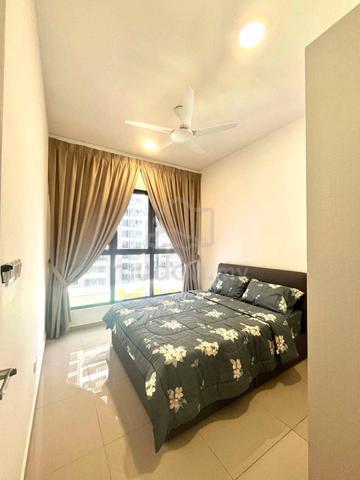 Medium Room for rent Suria Garden Puchong Utama IOI Aeon Lotus 1