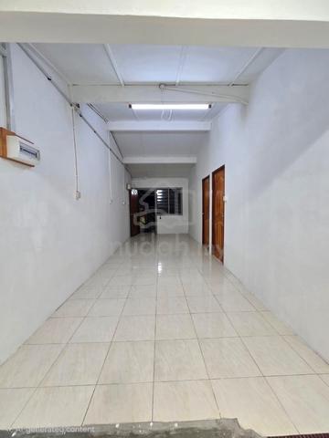 Teres Setingkat, BANDAR BARU SEMARIANG 1