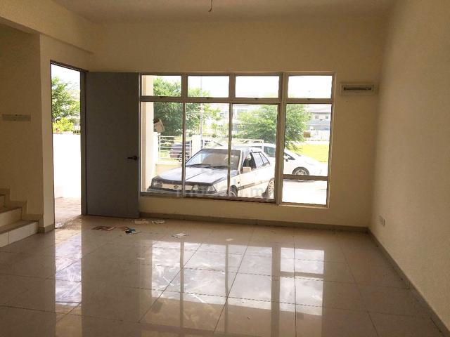 Double Storey Semi-D House SP9 Bandar Saujana Putra 1