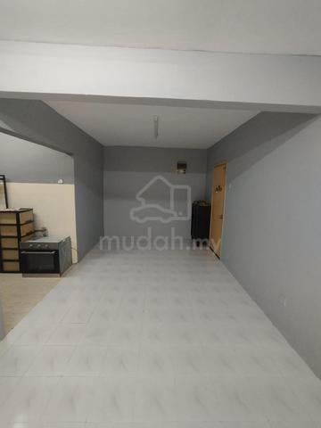 saujana apartment 1