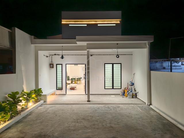 Fully Reno! Freehold Town Area 1.5 Sty Terrace House Ujong Pasir 1