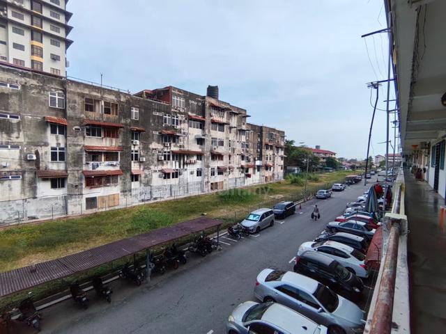 Pangsapuri Aman (Ujong Pasir) 1