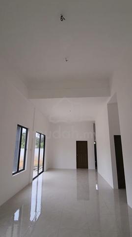 Single Storey Terrace Corner For Sale at Jalan Sejijak, Moyan 1