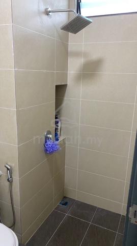Room for rent Female Hijauan Valdor Batu Kawan 1