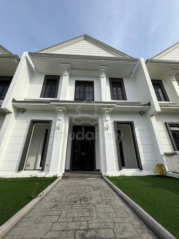 Fully Renovated & Furnished 2.5 Storey Link House @ Eco Botanic 1