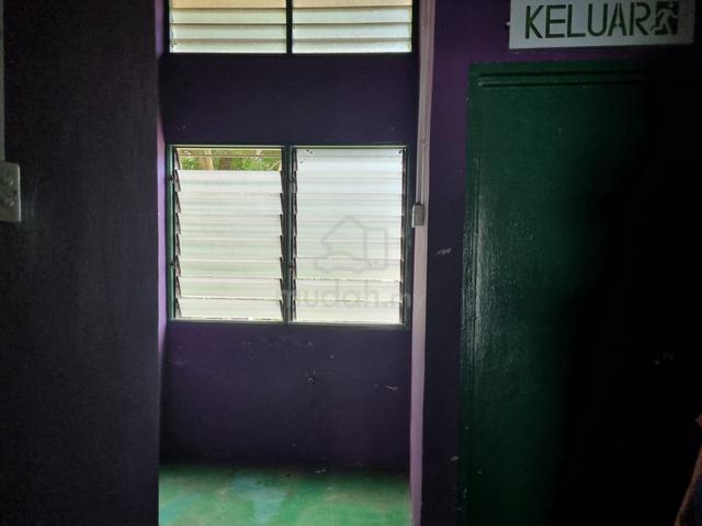 Ground Floor & Basement 3 Storey shop lot Jln.Beserah Kuantan 4