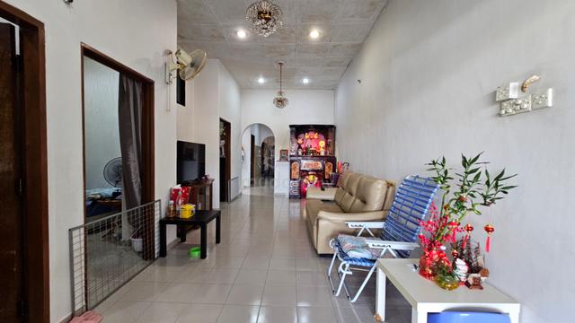 Single storey terrace | Fully renovated | Jln Evergreen, Fettes Park 1
