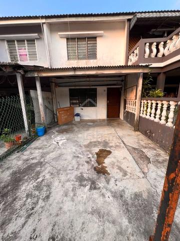 Jalan Harmoni | Double Storey Low Cost | 2R1B | 670 sqft Skudai 1