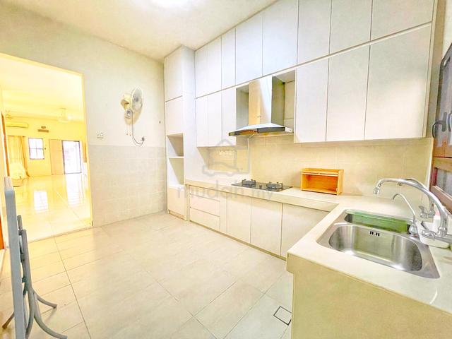 Non Bumi, Renovated 🏡2-Storey Bandar Nusaputra, Presint 1, Puchong 1