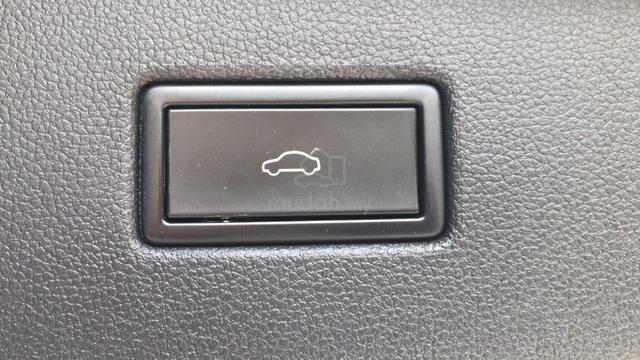 2019 Volkswagen TIGUAN 1.4 TSI (loan kedai) - 4