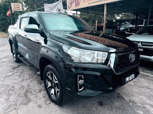 Toyota HILUX 2.4(A) REVO L-EDITION VNT 4X4 Pickups - 4