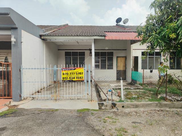 Teres Setingkat Taman Pokok Mangga Melaka 1