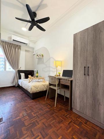 Fully Furnished Single Room at Kelana Puteri Condo! Near LRT & Mall! 1