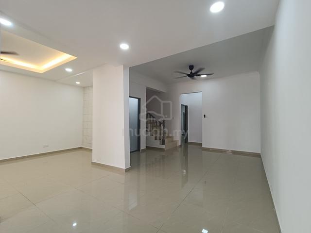 5 Bedrooms Double Storey Terrace @ Ros Merah For Rent 1