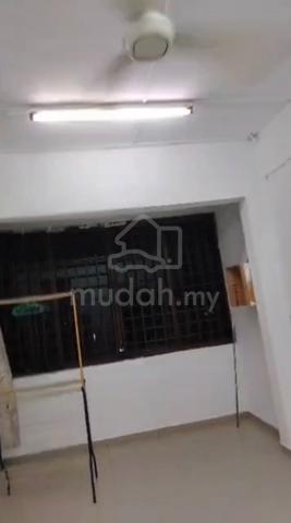 Flat Taman Perling 1